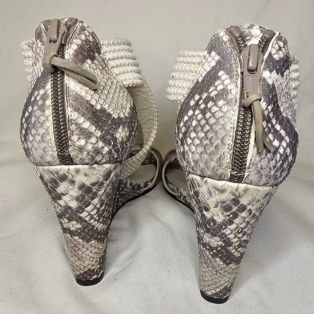 Stuart Weitzman Snakeskin Wedge Sandals Women's Size 9.5 Animal Print Resort - Picture 7 of 14